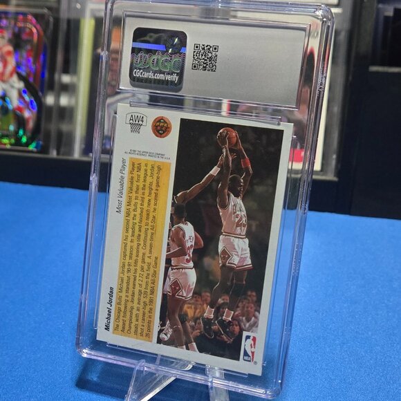 1991-92 Upper Deck Award Winner Hologram #AW4 Michael Jordan (MVP, HOF) (CGC 8) - Picture 2 of 2